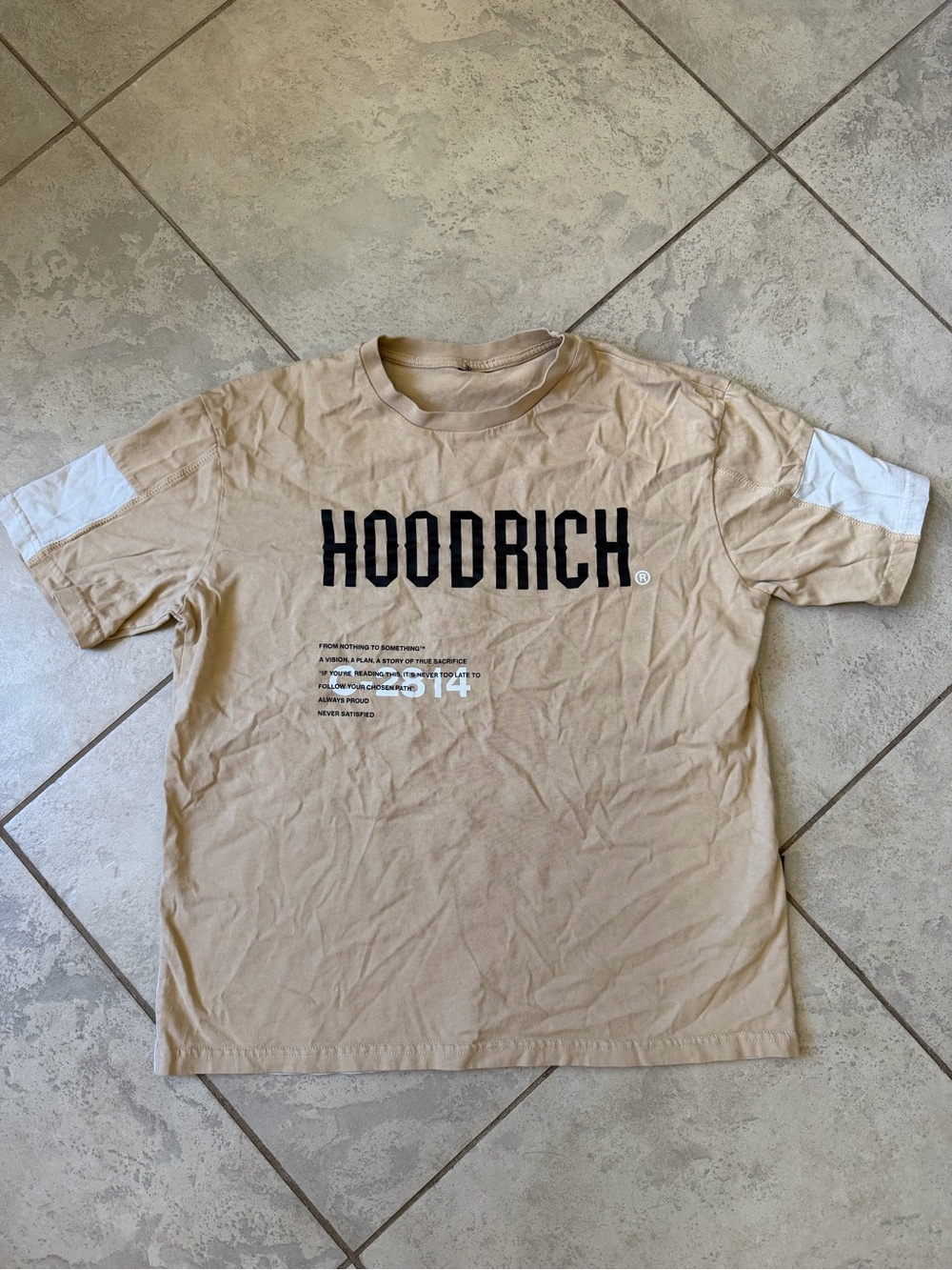 Hoodrich Men’s Beige Graphic Tee